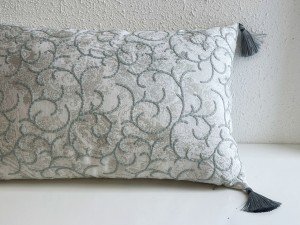Декоративная подушка Вышивка с  кисточками_2